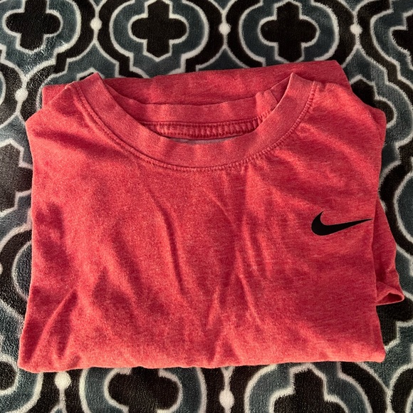 Nike T-Shirt - Picture 1 of 2